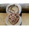 PENDENTIF COEUR EN BOIS ET CUIR