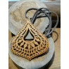 PENDENTIF GOUTTE EN BOIS ET CUIR