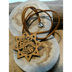 PENDENTIF ETOILE EN BOIS ET CUIR