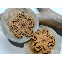 BOUCLE D'OREILLE EN BOIS