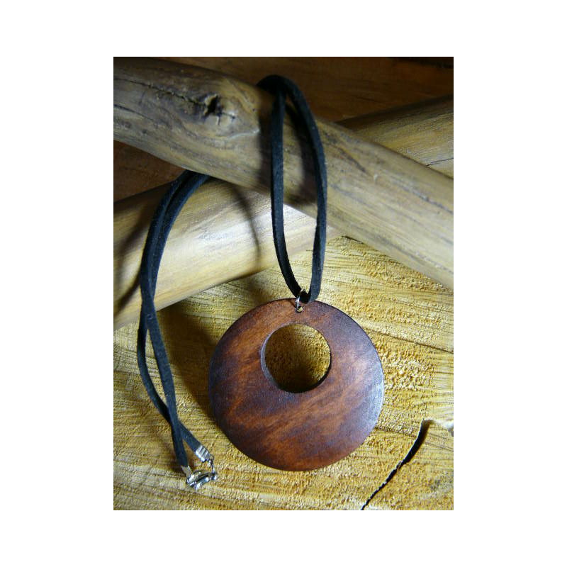 PENDENTIF EN BOIS